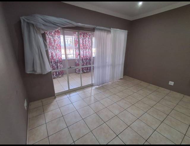 2 BEDROOM TOWNHOUSE FOR SALE IN NEW REDRUTH